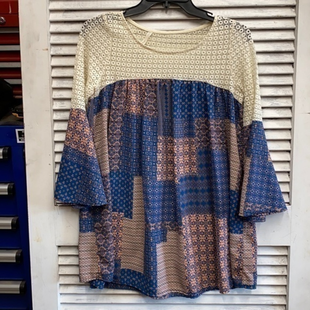 My Story Bell Sleeve Blouse size Small